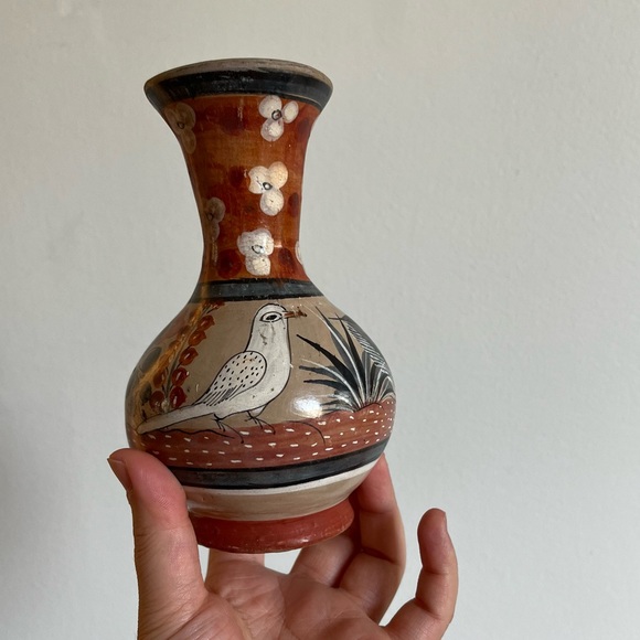 Painted clay vase - Picture 1 of 6